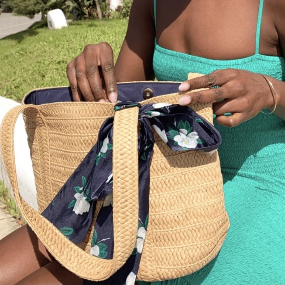 Draper James Straw Tote Bag - Picture 4 of 4